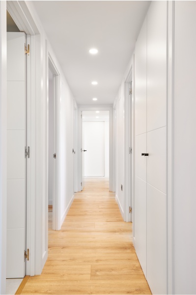 reforma-integral-pasillo-parquet