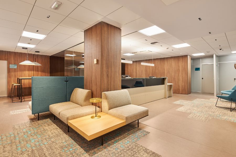 reformas-oficinas-madrid-sillones-de-diseno